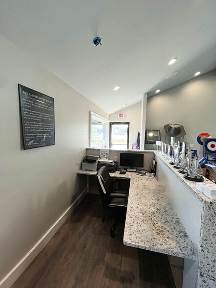 More Photos Of 4325 Kirkwood Hwy, Wilmington General Retail For Sale