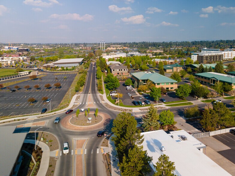More Photos Of 296 SW Columbia St, Bend Office For Sale