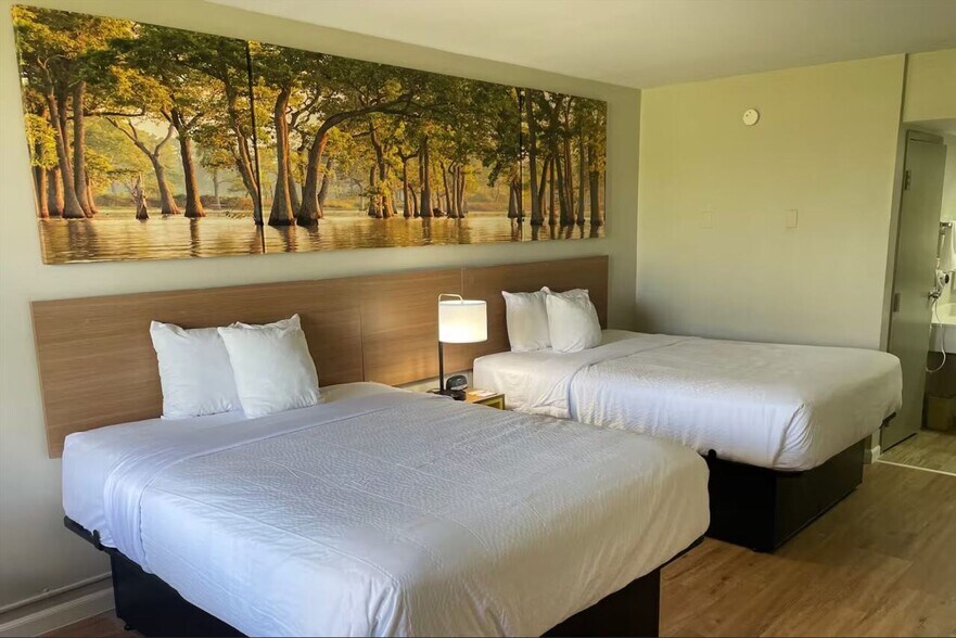 More Photos Of 1389 N Saint Augustine Rd, Valdosta Hotel For Sale