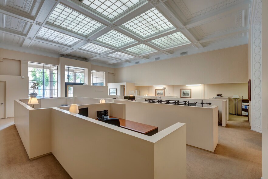 More Photos Of 489 E Colorado Blvd, Pasadena Office For Sale