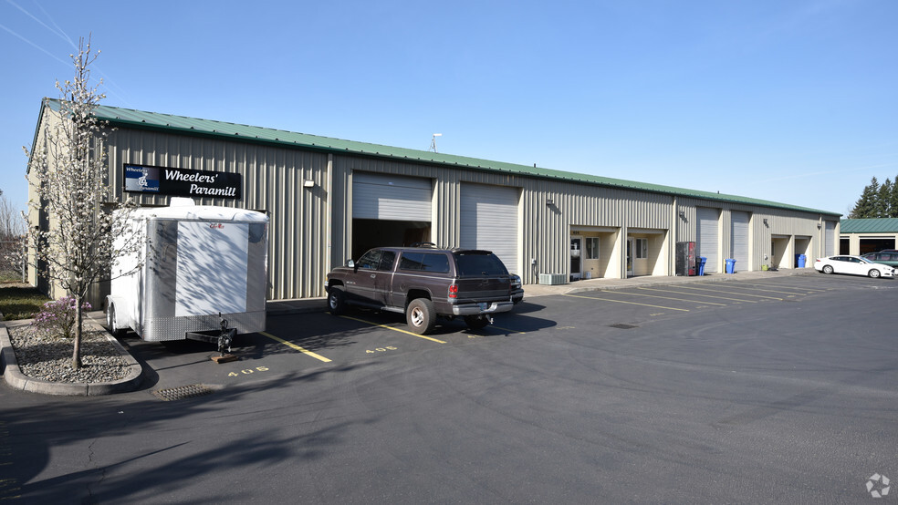 Primary Photo Of 35900 Industrial Way, Sandy Research And Development For Lease