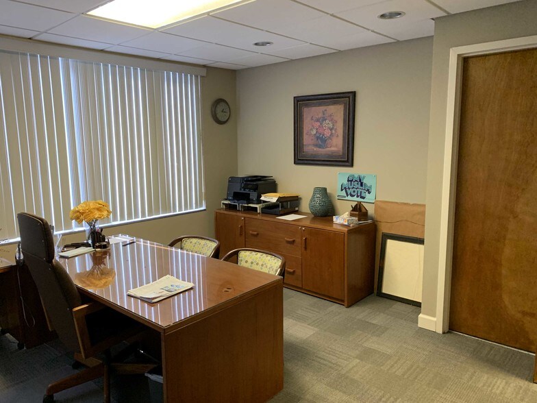 More Photos Of 9430 Turkey Lake Rd, Orlando Medical For Sale