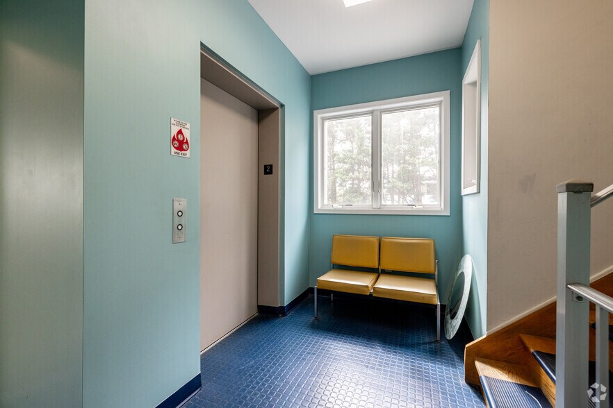 More Photos Of 914 Clifton Ave, Clifton Medical For Sale