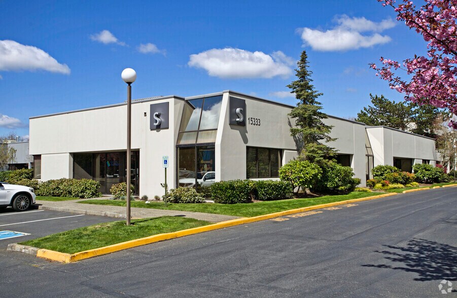 More Photos Of 15333 NE 90th St, Redmond Flex For Lease