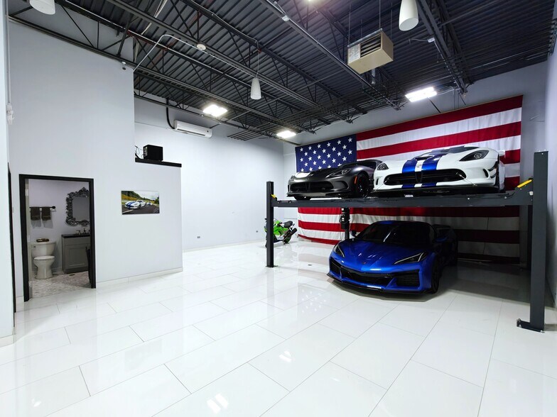 Primary Photo Of 165 Prairie Lake Rd, East Dundee Warehouse For Sale