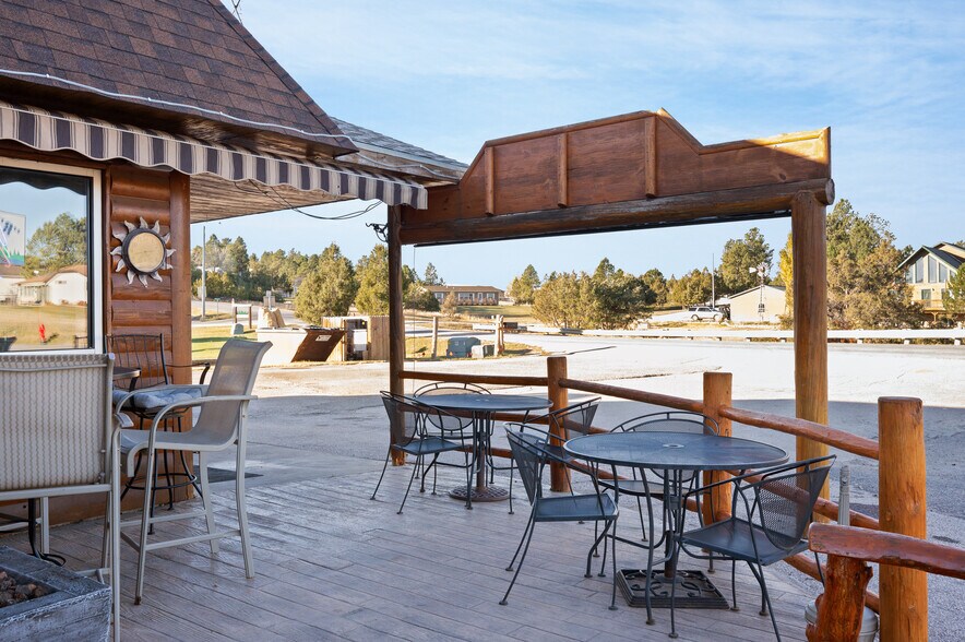 More Photos Of 2 Hays Blvd, Pine Haven Restaurant For Sale