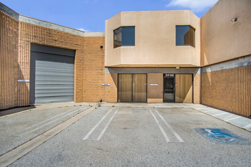 More Photos Of 6915-6921 Woodley Ave, Van Nuys Warehouse For Sale
