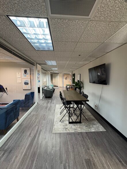 More Photos Of 10240 W Bell Rd, Sun City Office For Lease