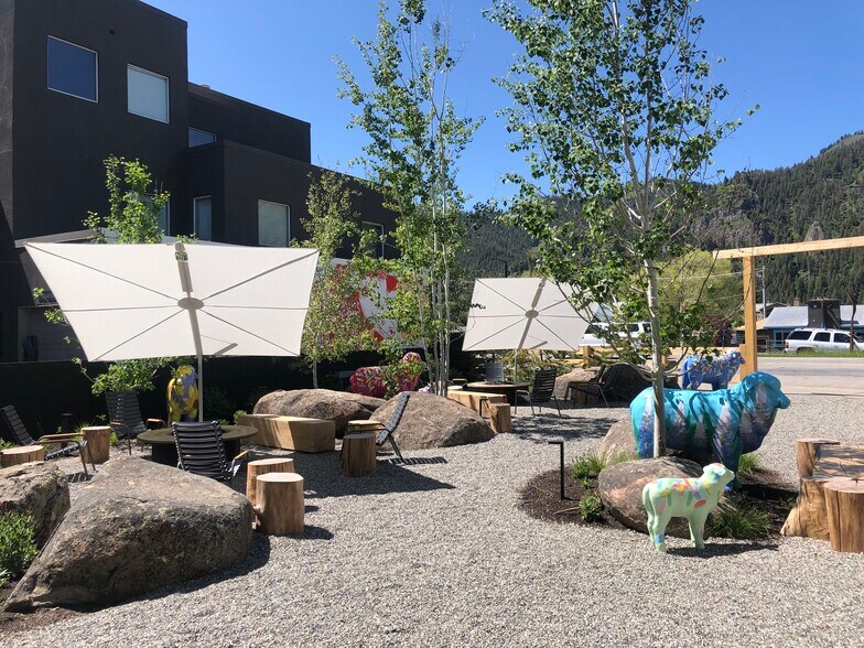 More Photos Of 600 Main St N, Ketchum Hotel For Lease