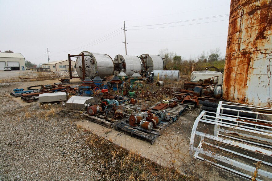 More Photos Of 7350 State Route 111, South Roxana Industrial For Sale