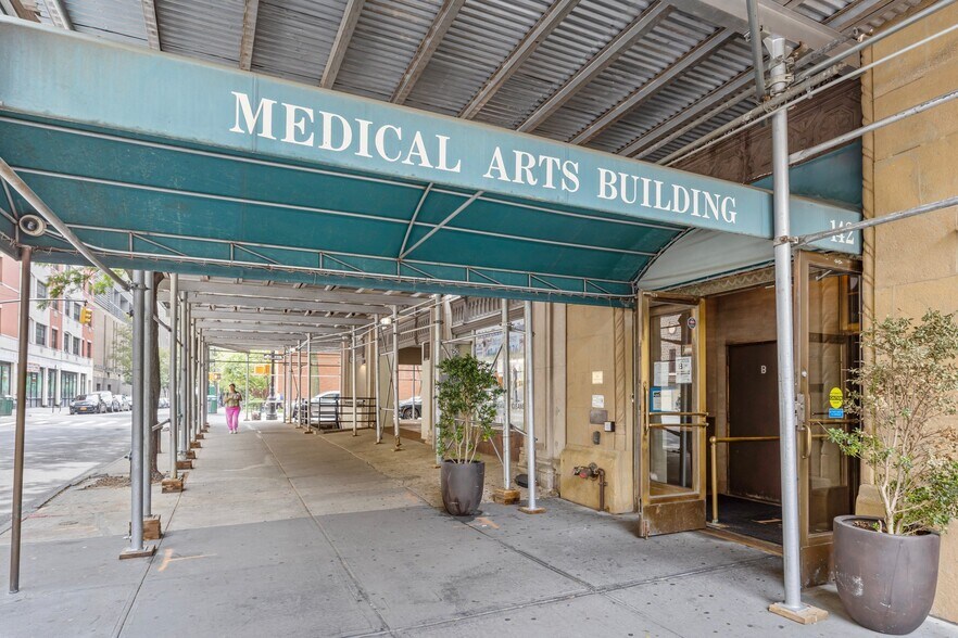 More Photos Of 142-144 Joralemon St, Brooklyn Medical For Sale