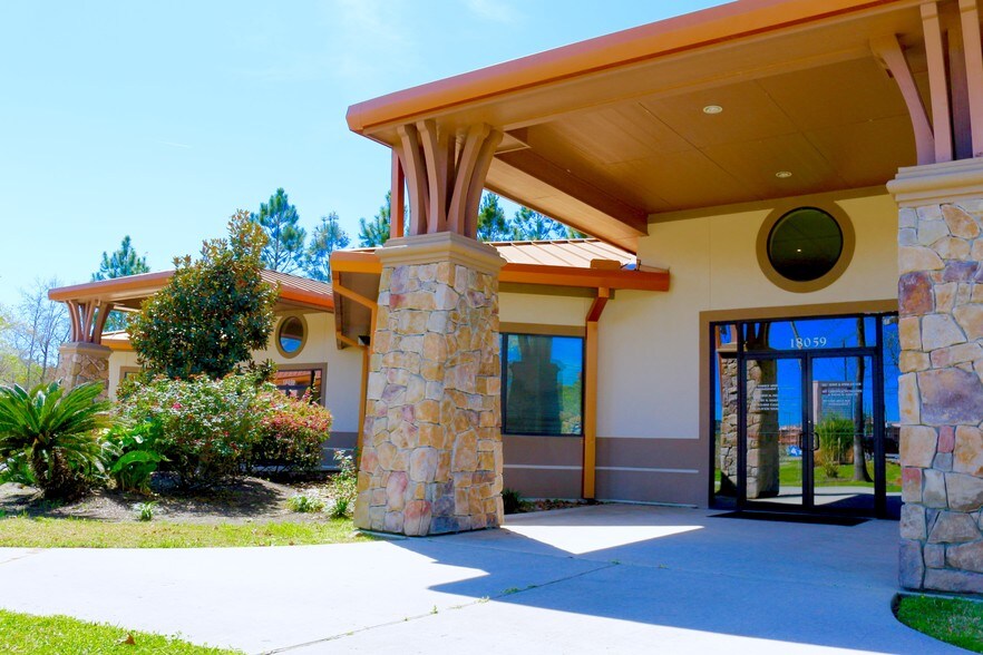 More Photos Of 18057 Highway 105 W, Montgomery Medical For Lease