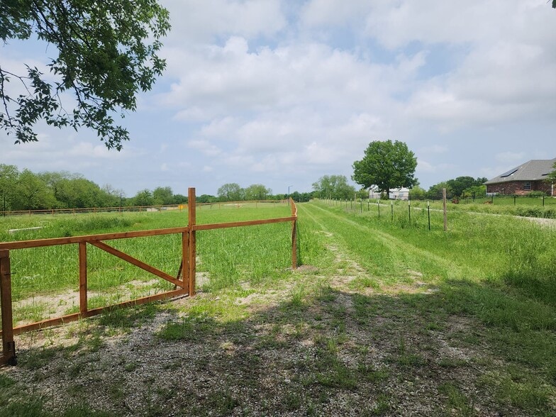 More Photos Of 2895 County Road 341, McKinney Land For Lease