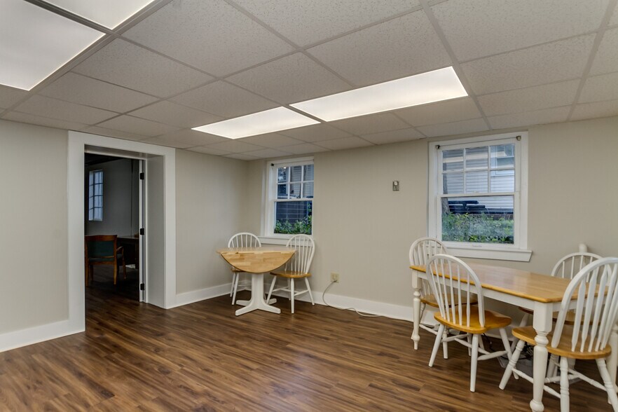 More Photos Of 2606 8th St, Tuscaloosa Office For Sale