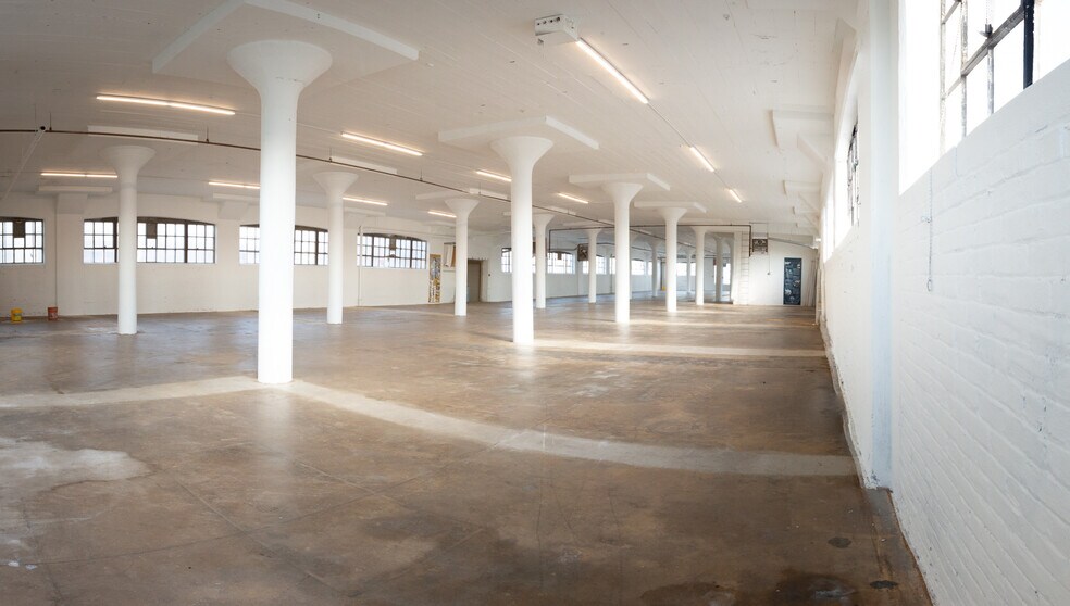 More Photos Of 2275 Bridge St, Philadelphia Loft Creative Space For Lease