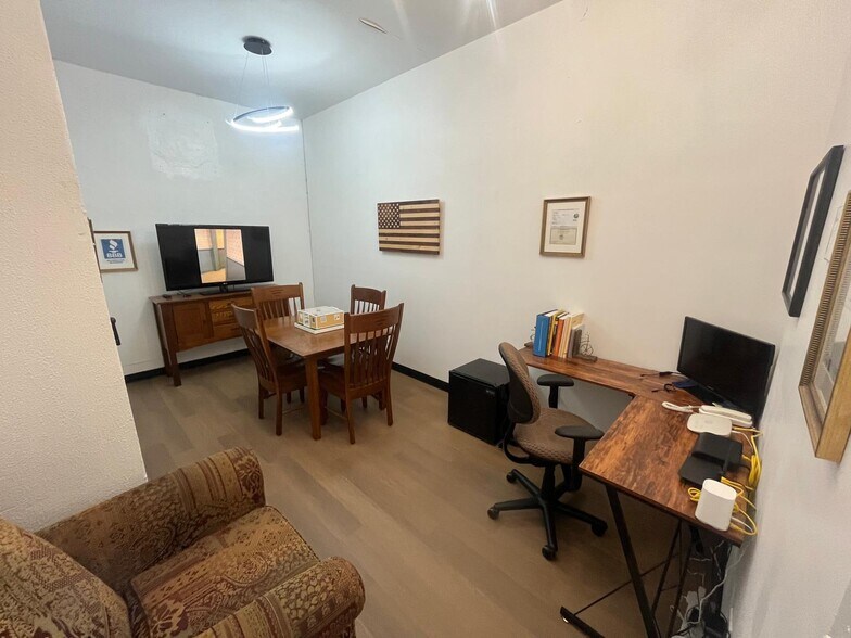 More Photos Of 47 S Ingold Ave, Garland General Retail For Sale
