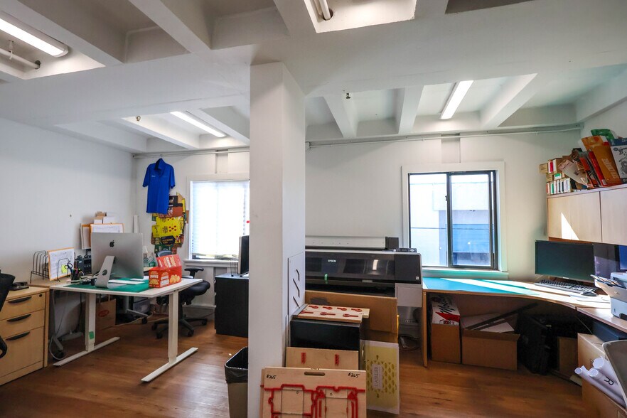 More Photos Of 125 W 71st Ave, Vancouver Warehouse For Sale