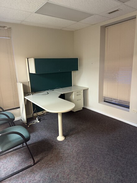 More Photos Of 3043 Ridge Rd, Lansing Office For Lease