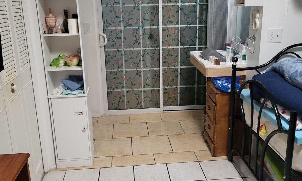 More Photos Of 710 N Mann Ave, Tucson Healthcare For Sale