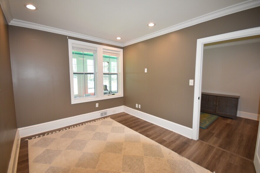 More Photos Of 309 White Horse Pike, Haddon Heights Office For Sale