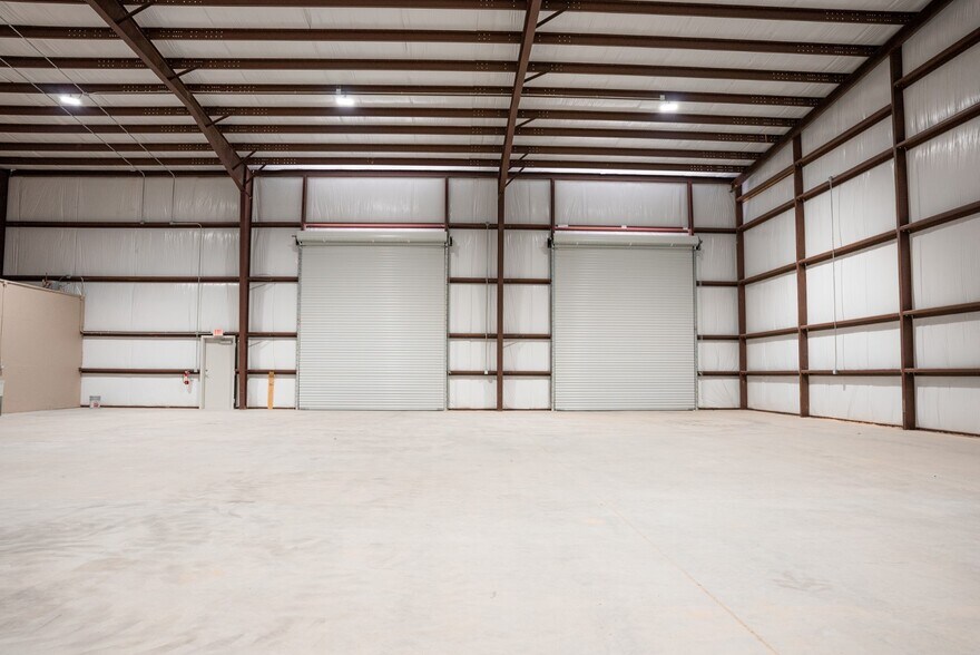 More Photos Of 4230 S Major Dr, Beaumont Warehouse For Lease