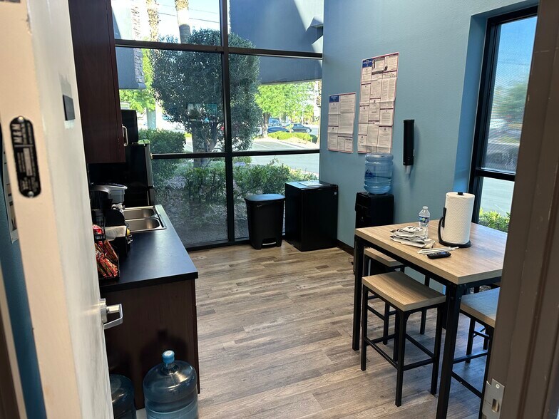 More Photos Of 5920 S Rainbow Blvd, Las Vegas Office For Sale