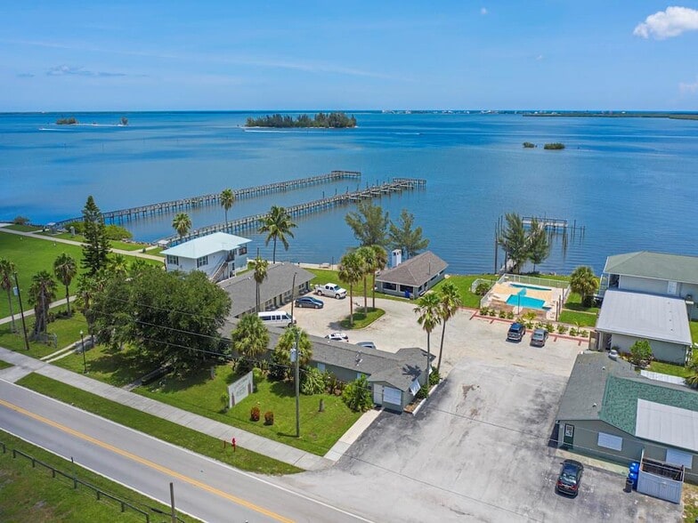 More Photos Of 412 Indian River Dr, Sebastian Hotel For Sale