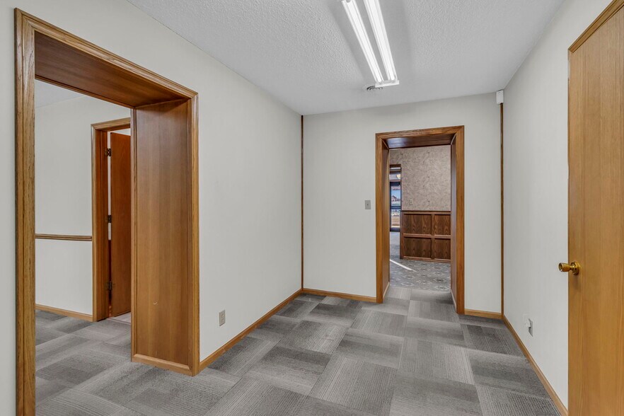 More Photos Of 112 S Pine St, Norborne Bank For Sale