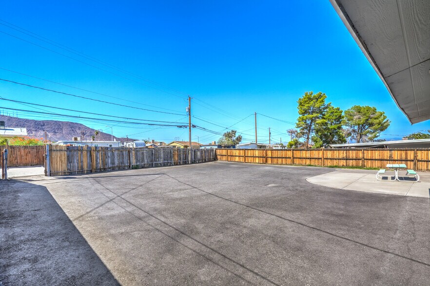 More Photos Of 211 W Atlantic Ave, Henderson Office For Sale