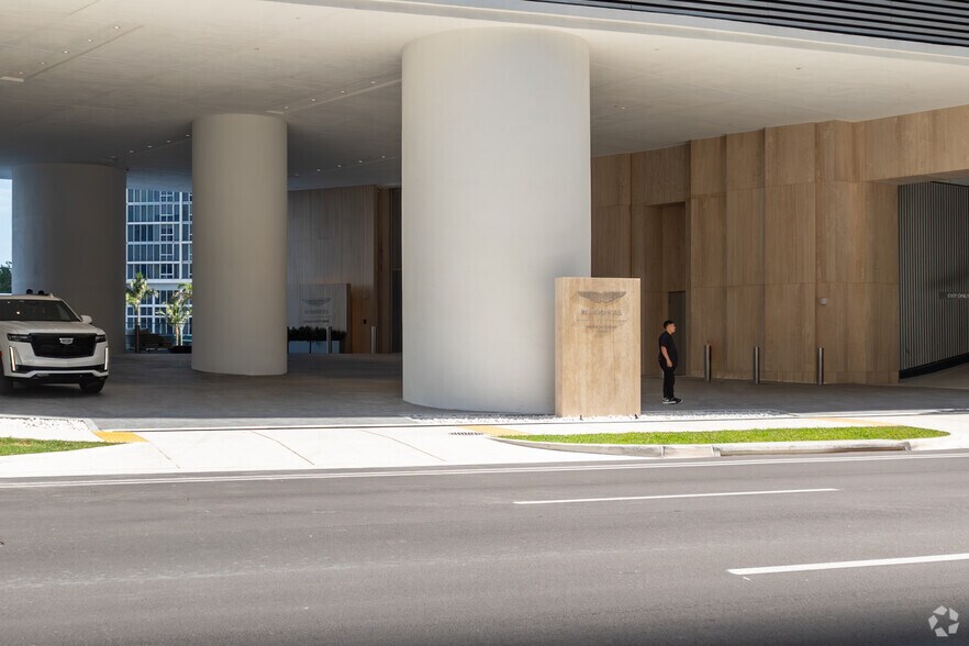 More Photos Of 300 Biscayne Boulevard Way, Miami Apartments For Lease