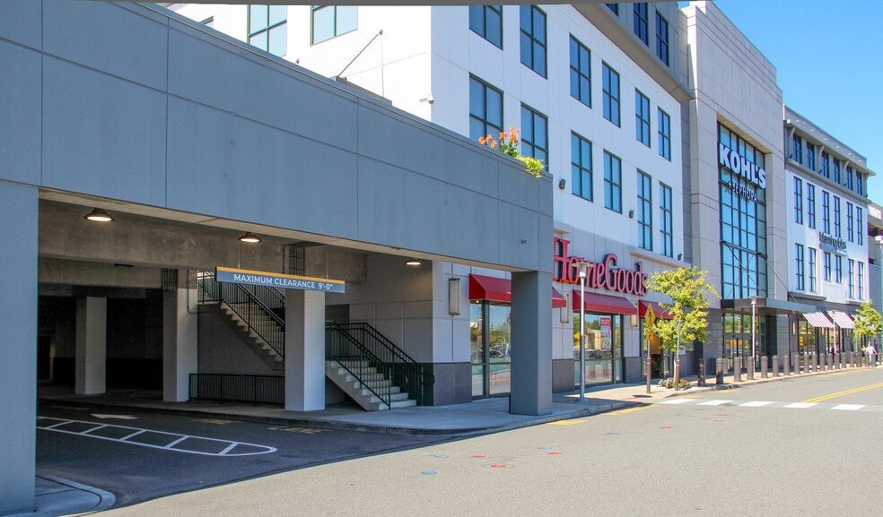 More Photos Of 1 Bergen Town Ctr, Paramus General Retail For Lease