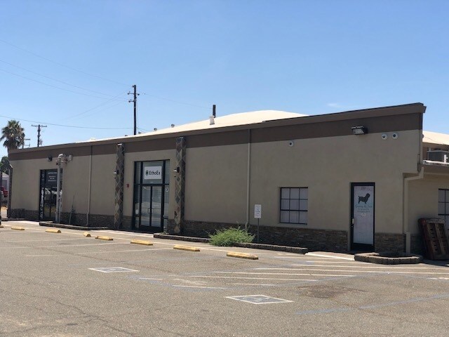 More Photos Of 110 Flocchini Cir, Lincoln Showroom For Lease