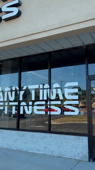 Primary Photo Of 3219 Apalachee Pky, Tallahassee General Retail For Lease