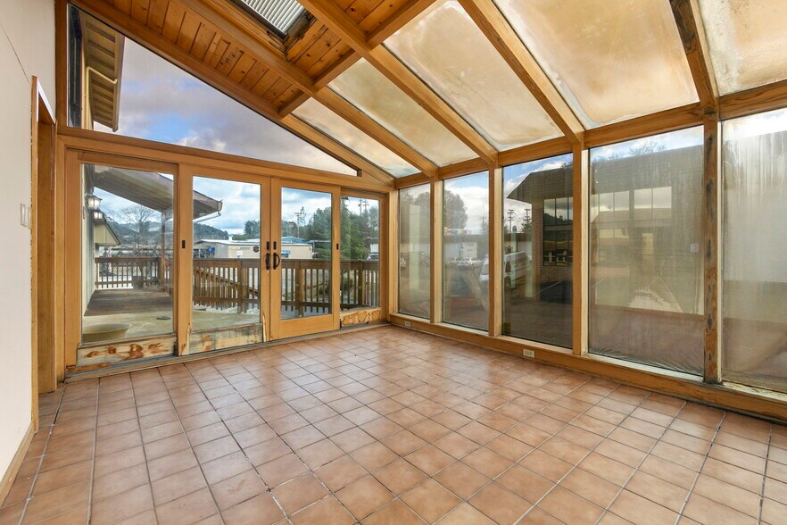 More Photos Of 19478 Village Dr, Sonora Flex For Sale