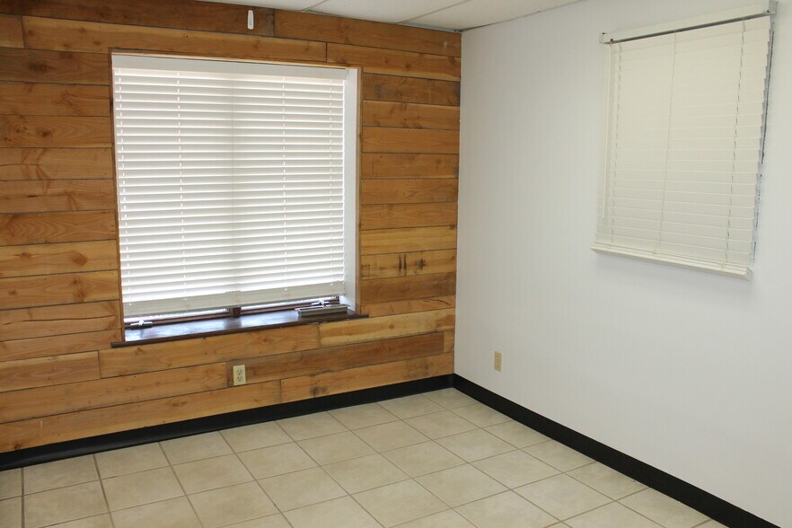 More Photos Of 320 W Lincoln Hwy, Cortland Industrial For Sale