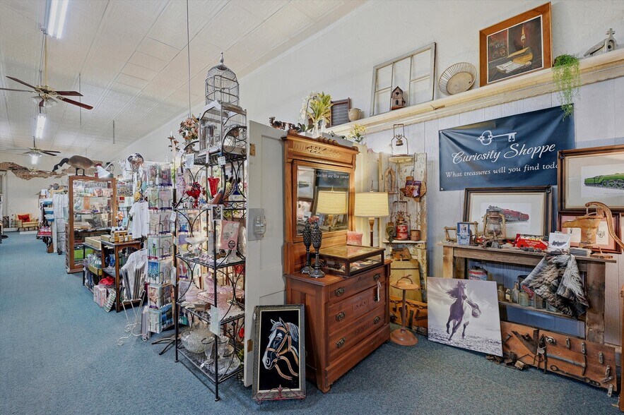 More Photos Of 321 N Main St, Bonham General Retail For Sale
