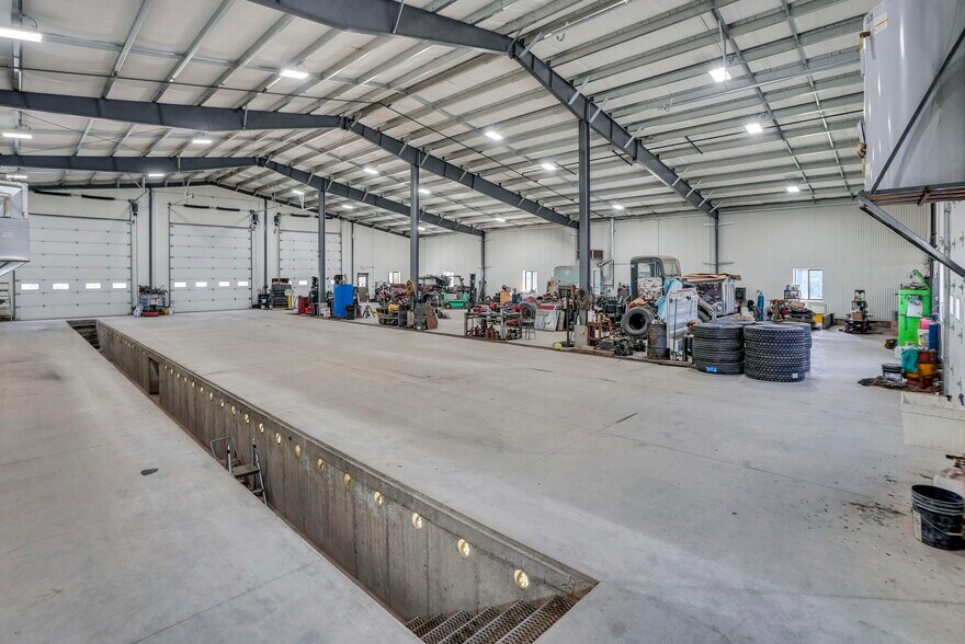 More Photos Of 6851 W Gerwoude Dr, Mc Bain Warehouse For Sale