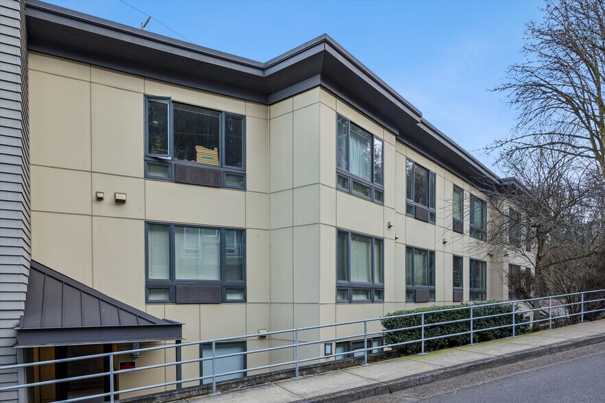 More Photos Of 2926 SW 4th Ave, Portland Apartments For Sale