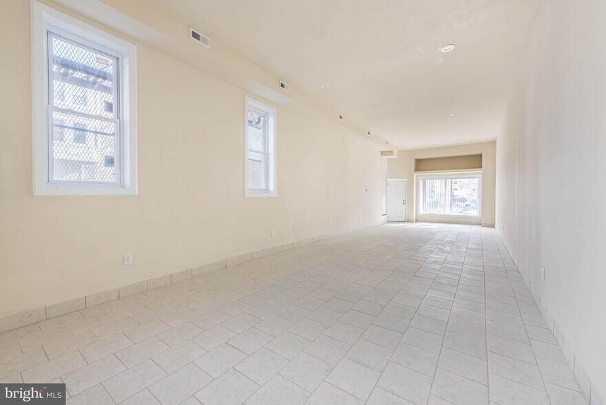 More Photos Of 1640 N Broadway, Baltimore Flex For Sale
