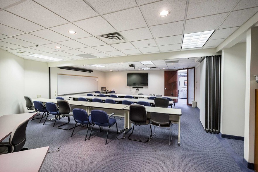 More Photos Of 9905 N 45th Ave, Plymouth Loft Creative Space For Sale