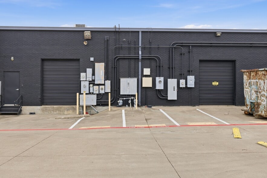 More Photos Of 3420 Sojourn Dr, Carrollton Warehouse For Sale