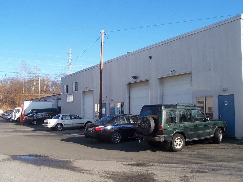 More Photos Of 130 Lenox Ave, Stamford Warehouse For Sale