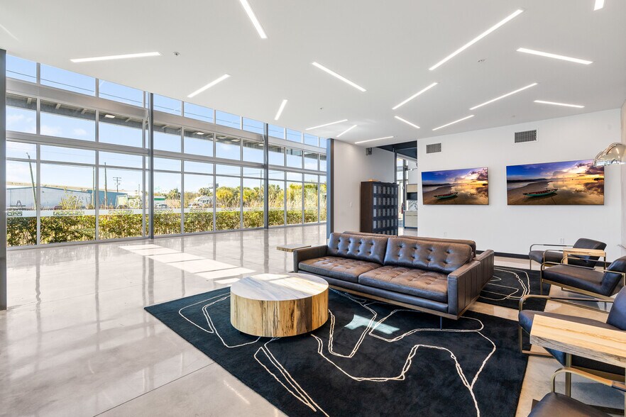 More Photos Of 1111 N 34th St, Tampa Self Storage For Sale