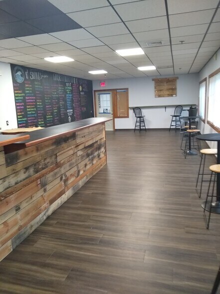 More Photos Of 140 Point Judith Rd, Narragansett Storefront Retail Office For Sale