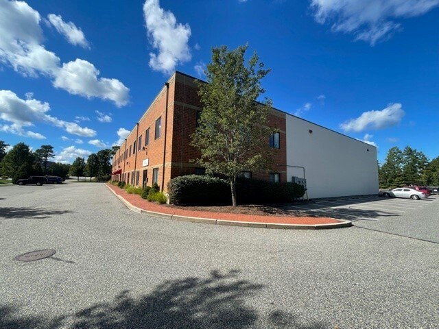 More Photos Of 12 Resnik Rd, Plymouth Light Manufacturing For Lease