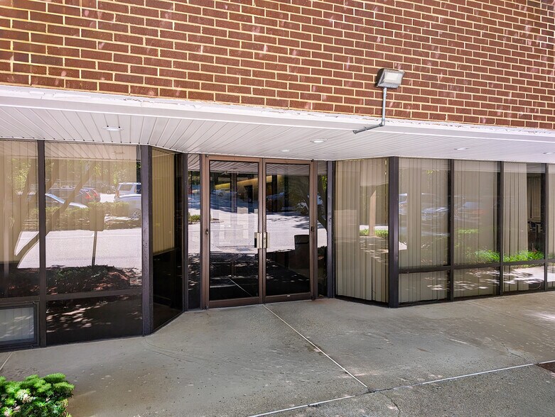 More Photos Of 71 Spit Brook Rd, Nashua Medical For Sale