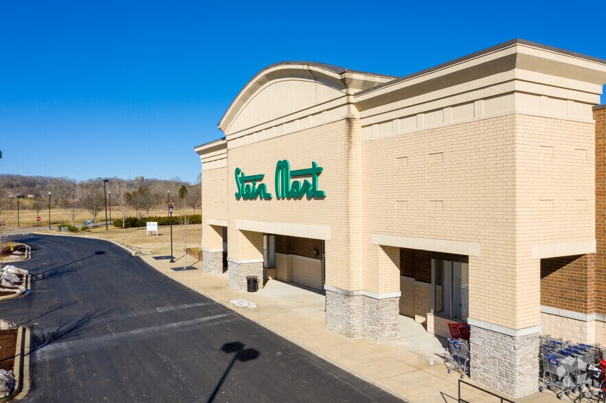 More Photos Of 1010-1038 Glenbrook Way, Hendersonville Unknown For Lease