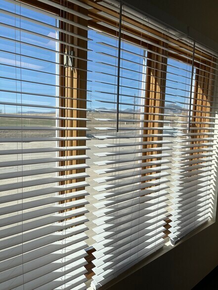 More Photos Of 7191 Arapahoe Rd, Boulder Warehouse For Lease