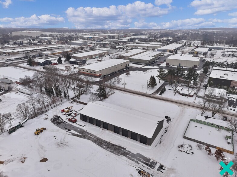 More Photos Of 923 Barnum SW st, Wyoming Flex For Lease