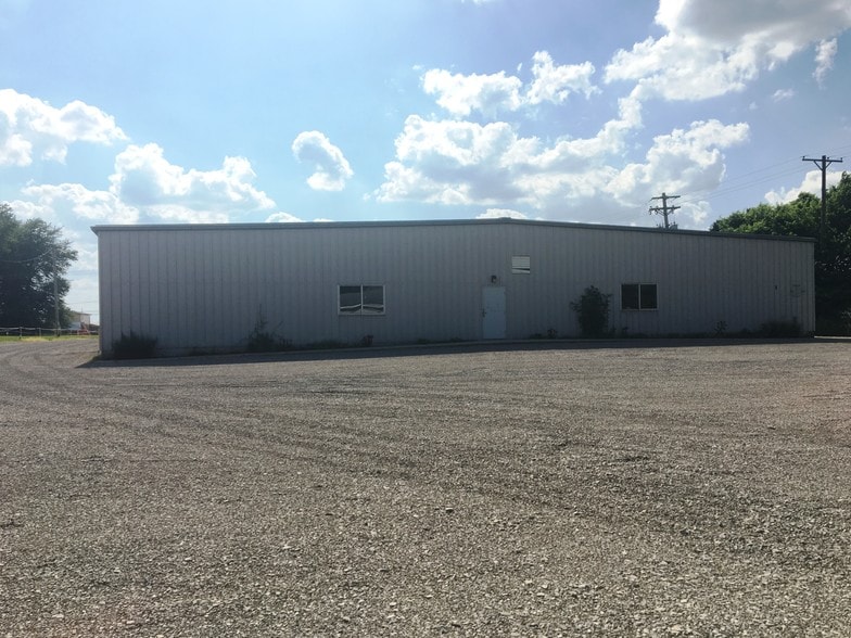 More Photos Of 6886 Wishart St, Huntsville Light Distribution For Sale